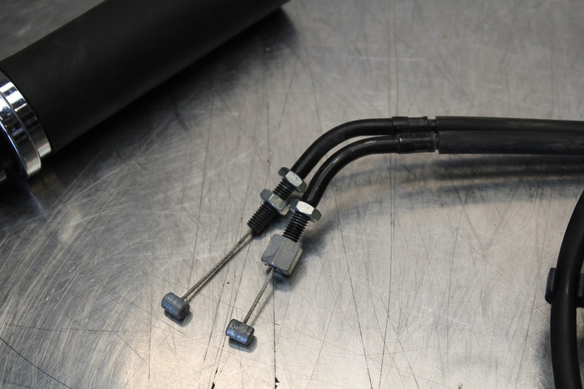 09 YAMAHA V STAR 950 THROTTLE CABLES LINES BB172