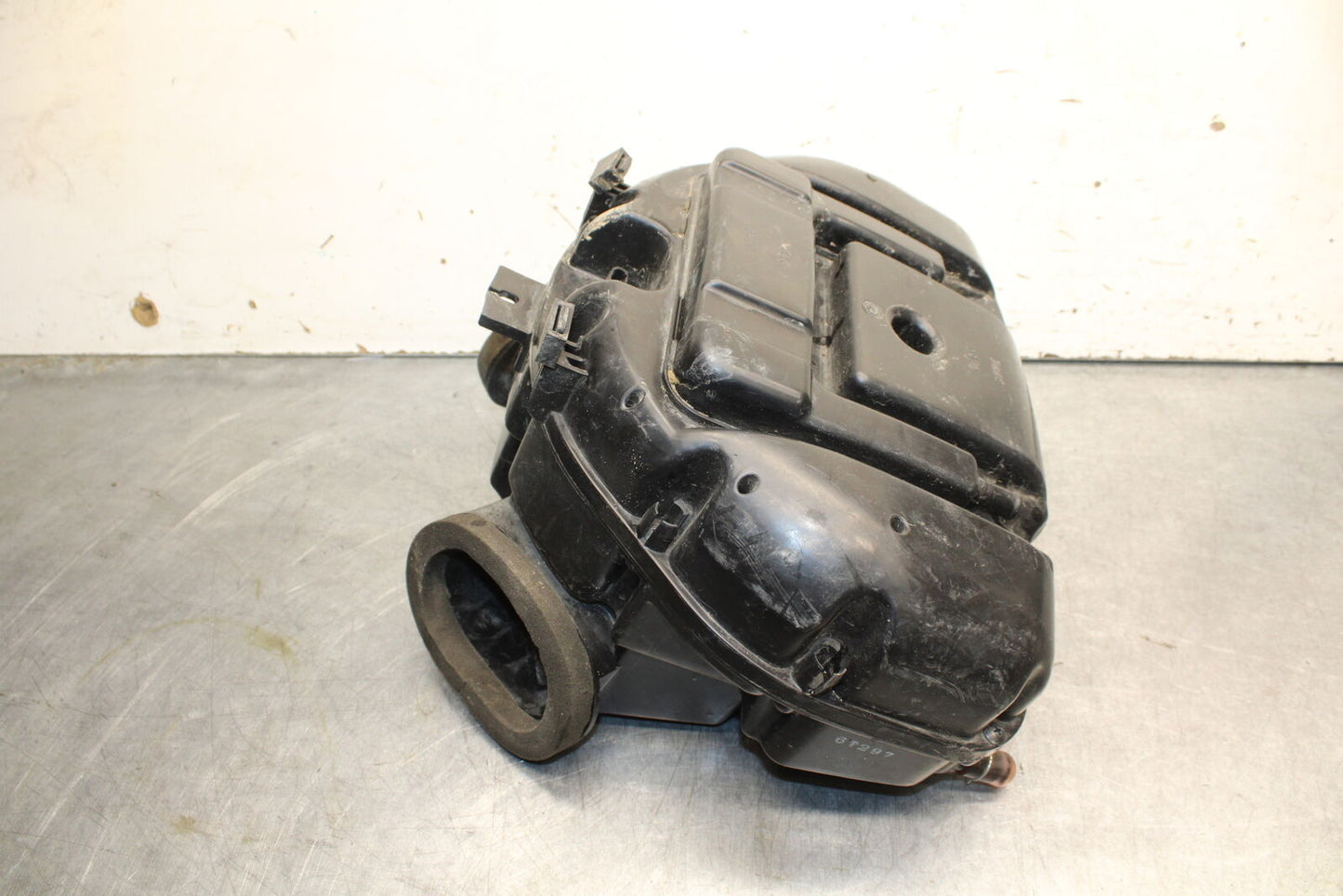 06-07 SUZUKI GSXR750 AIRBOX AIR INTAKE FILTER BOX 13700-02H03 BB670