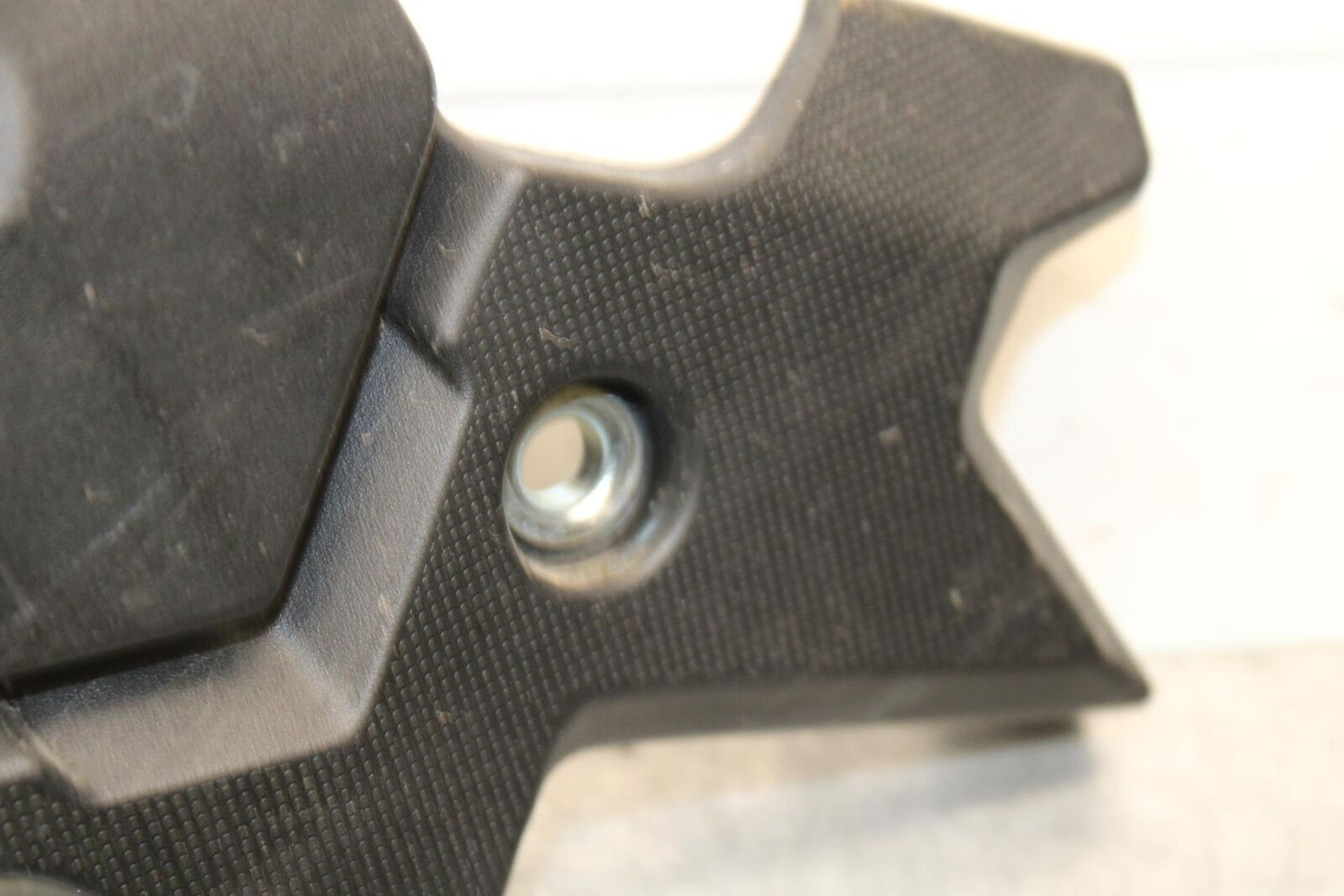 19-22 KAWASAKI Z400 ENGINE SPROCKET COVER BB586