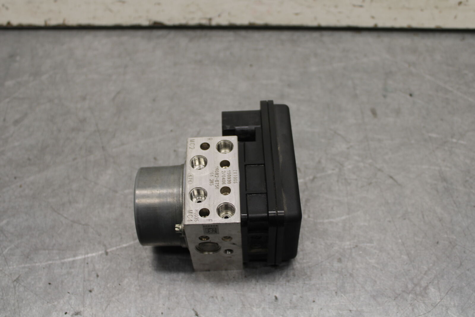 16 KAWASAKI NINJA ZX10R ABS PUMP UNIT MODULE 16082-0757 BB650