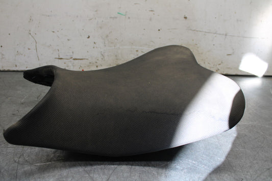 19-22 KAWASAKI Z400 FRONT DRIVERS SEAT PAD SADDLE PILLION BB708