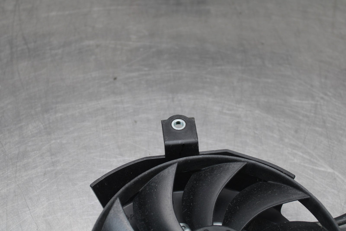 23-24 YAMAHA MT-07 ENGINE RADIATOR COOLING FAN BB927