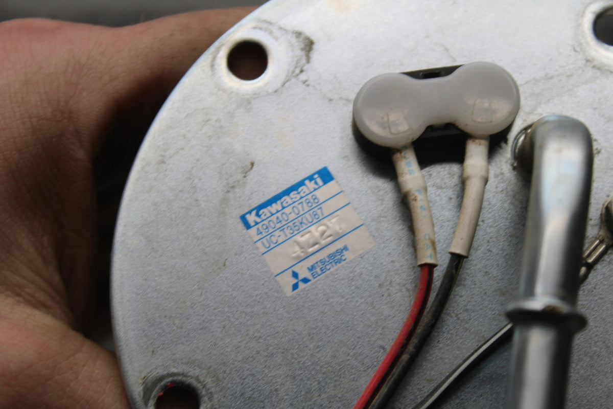 23-26 KAWASAKI NINJA ZX4RR FUEL PUMP GAS PETROL SENDER UNIT BB872