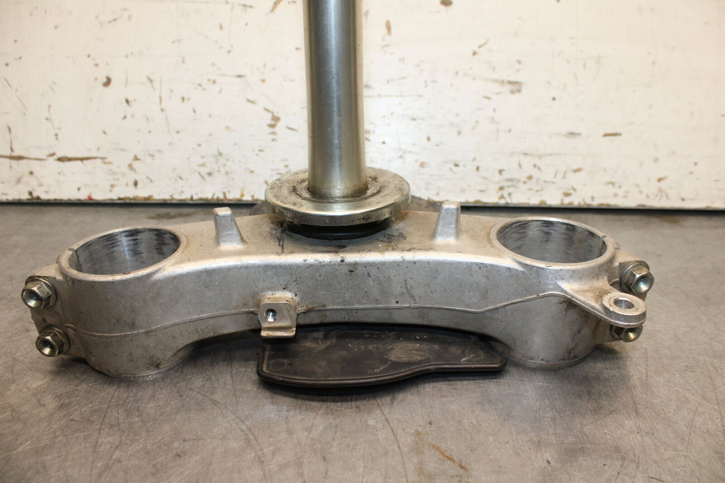 08-10 SUZUKI GSXR 600 FRONT FORKS CLAMP LOWER TRIPLE TREE STEM BB116