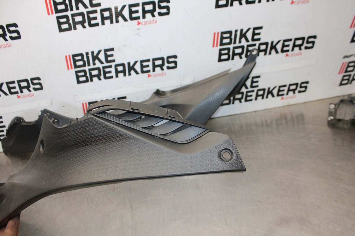 17-20 BMW S1000R RIGHT LEFT FRONT SIDE SEAT PANELS TRIMS COWLS FAIRINGS BB909
