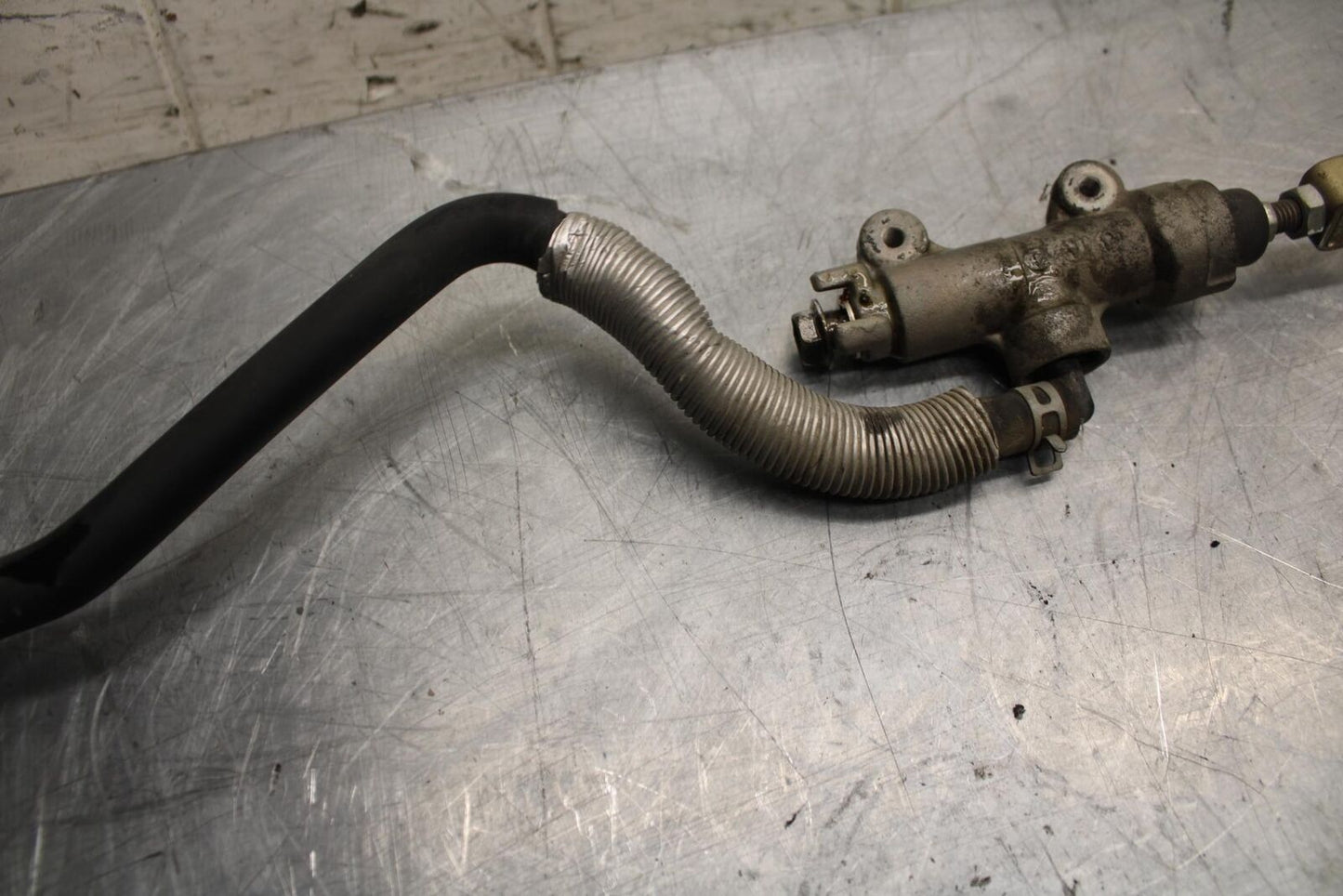 06-09 SUZUKI M109R BOULAVARD REAR BACK BRAKE MASTER CYLINDER W RESERVOIR BB501