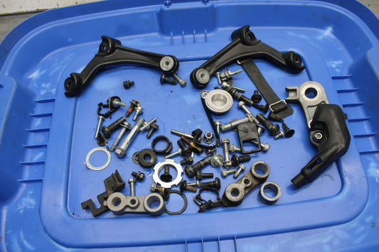 16-21 YAMAHA XSR900 MOUNTING BOLTS HARDWARE MOTOR SCREWS BB664
