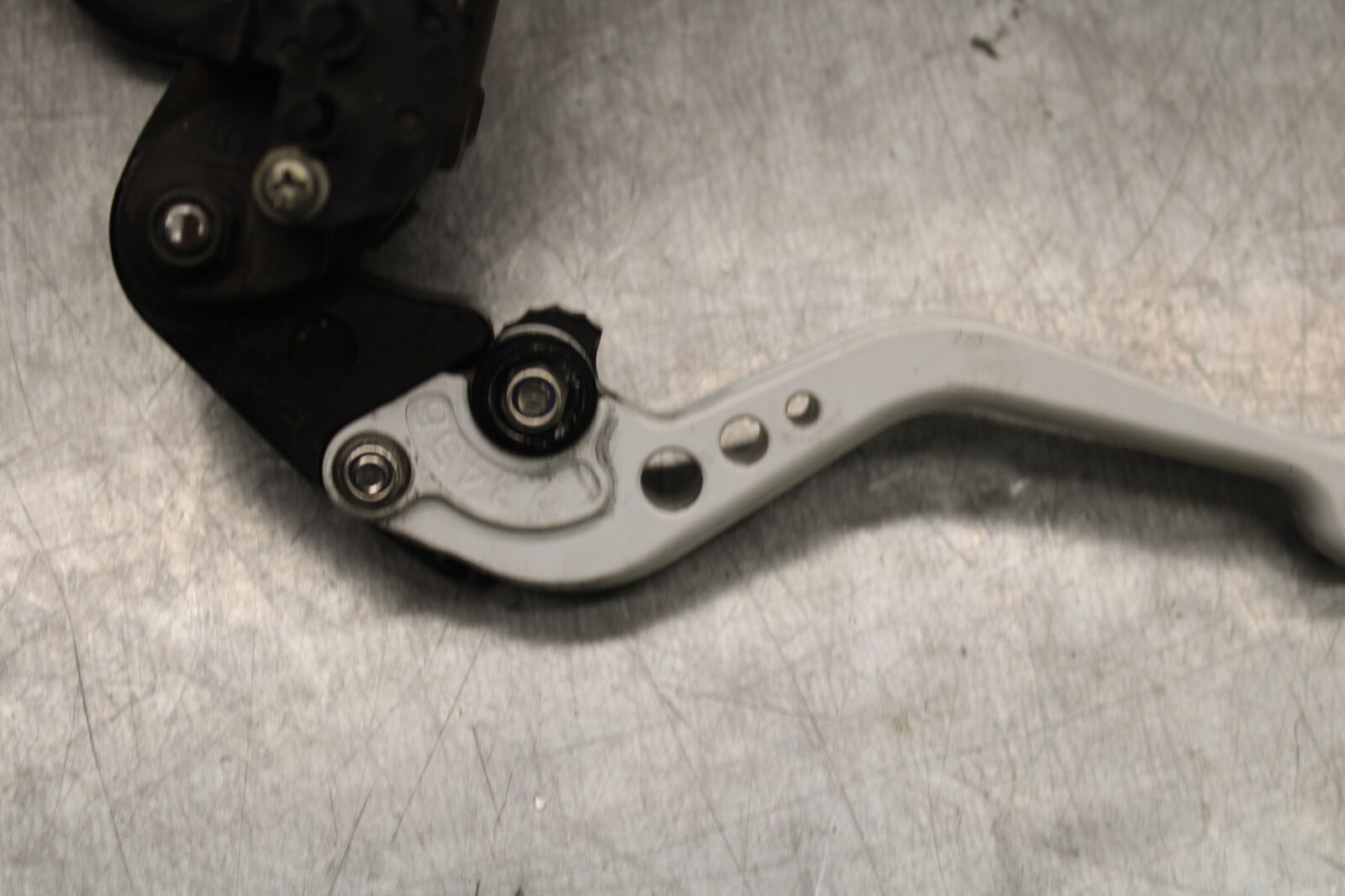 08-09 SUZUKI GSXR600 FRONT BRAKE MASTER CYLINDER w/ LEVER BB728