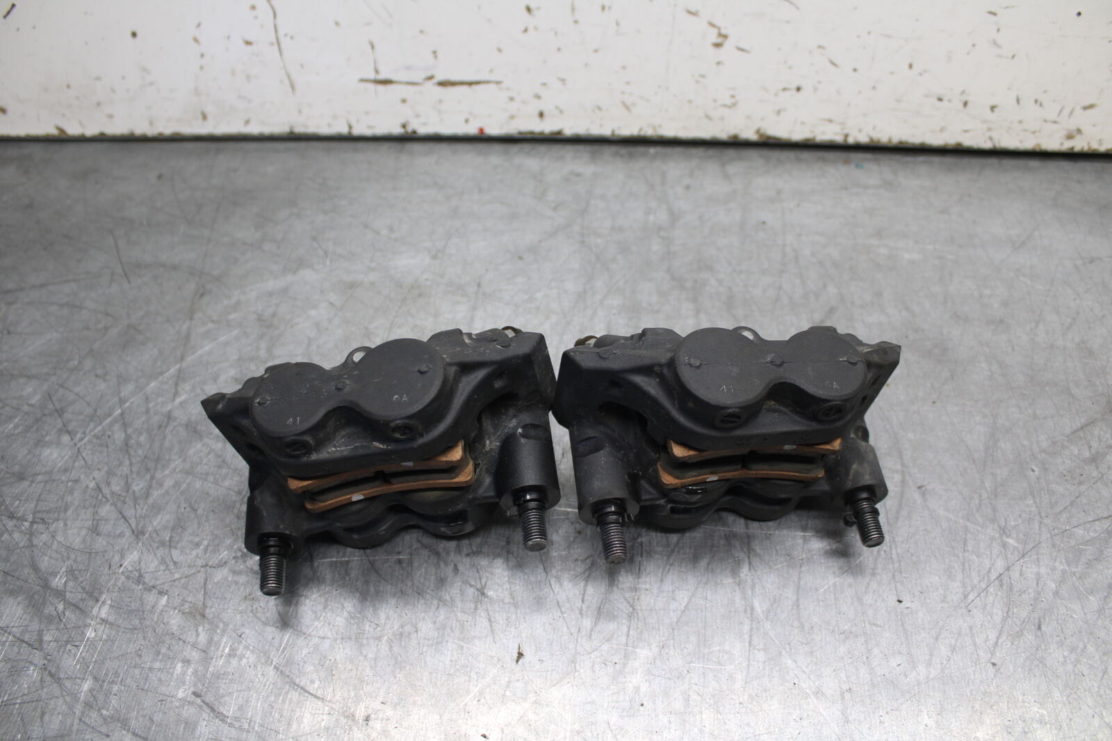22-24 YAMAHA XSR900 RIGHT LEFT FRONT BRAKE CALIPER SET PAIR CALIPERS BB710