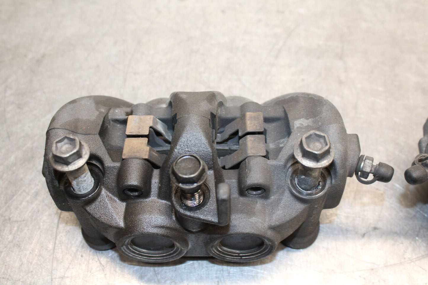 12-13 KAWASAKI Z1000 RIGHT LEFT FRONT BRAKE CALIPER SET PAIR CALIPERS BB743