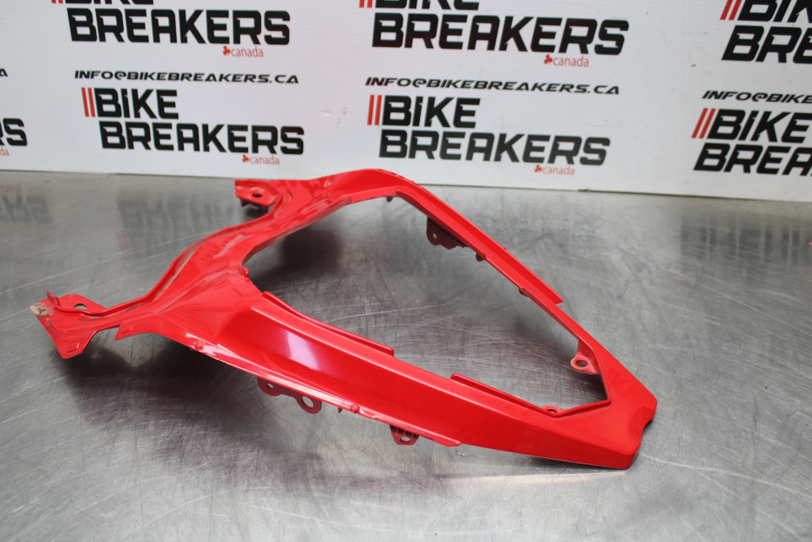 18-23 KAWASAKI NINJA 400 EX400 ABS CENTER REAR BACK TAIL FAIRING COWL BB177