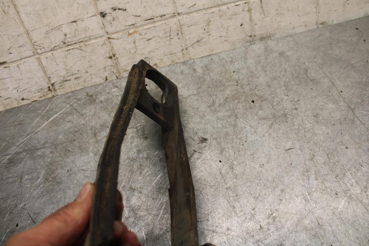 2007 Suzuki GSXR600 SWINGARM CHAIN BUFFER SLIDER GUIDE 61273-01H00 BB540