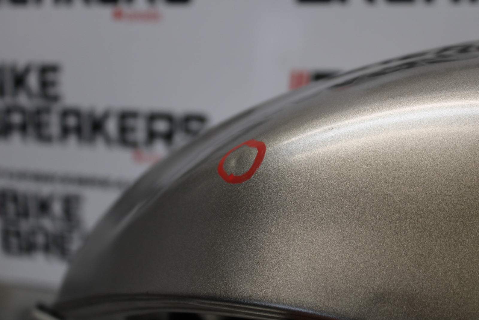 04-05 KAWASAKI NINJA ZX10R GAS TANK FUEL CELL PETROL RESERVOIR BB163