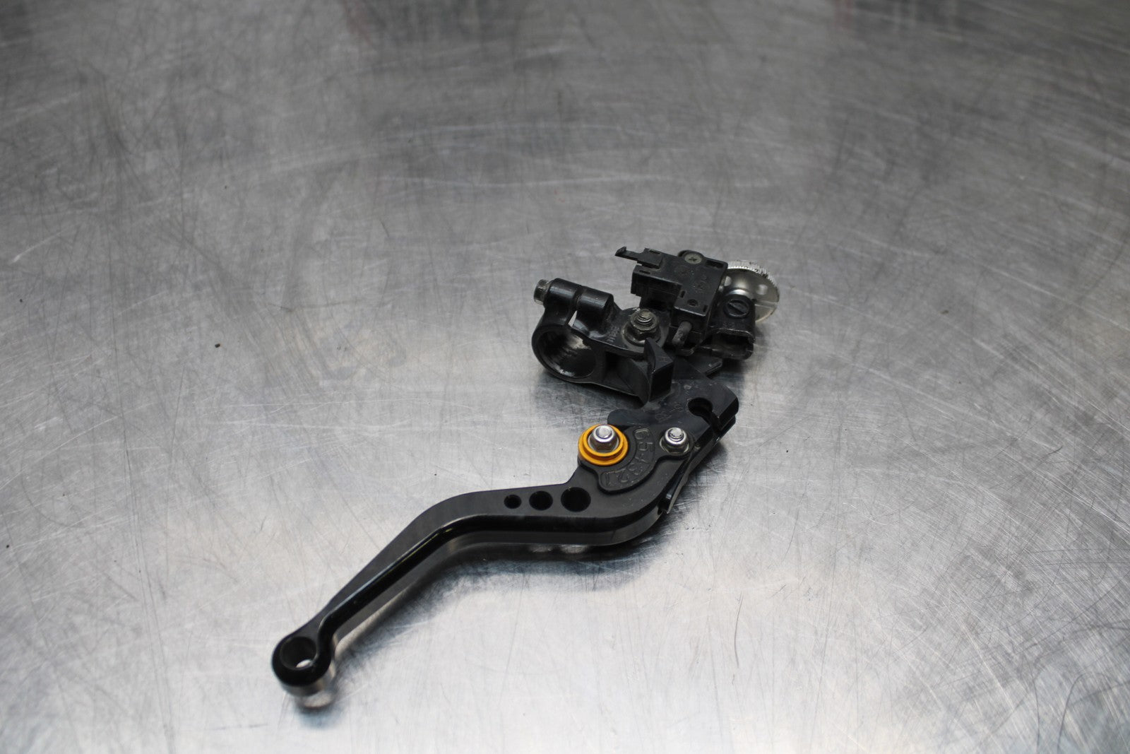 06-07 SUZUKI GSXR 600 CLUTCH PERCH MOUNT WITH LEVER  BB178