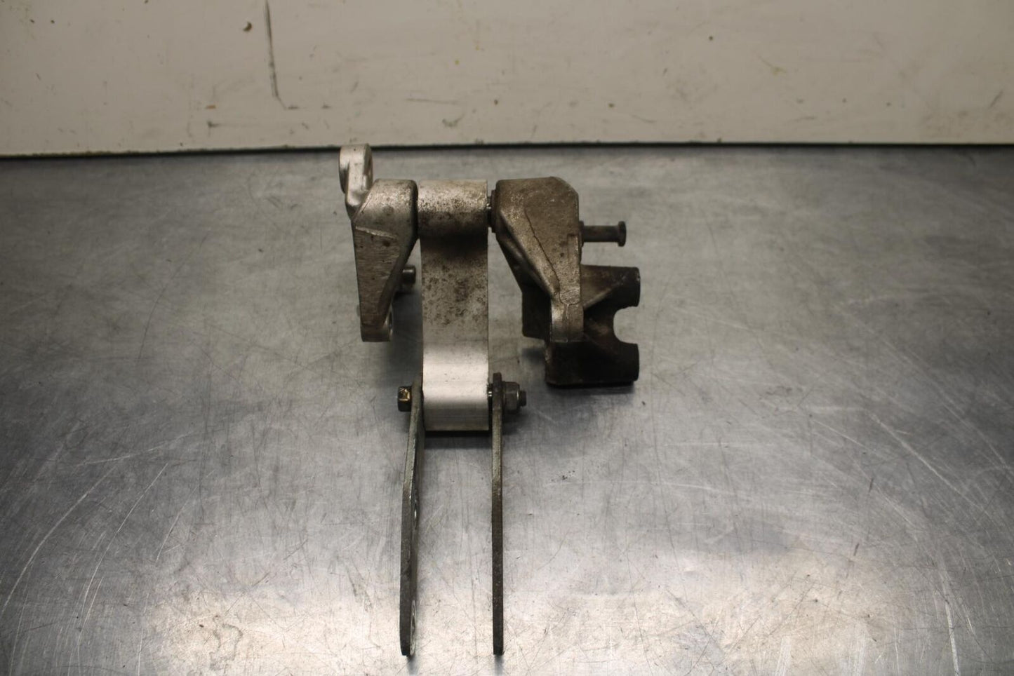 2004 Honda CBR600F4i REAR DOGBONE SHOCK LINKAGE LINK BB606