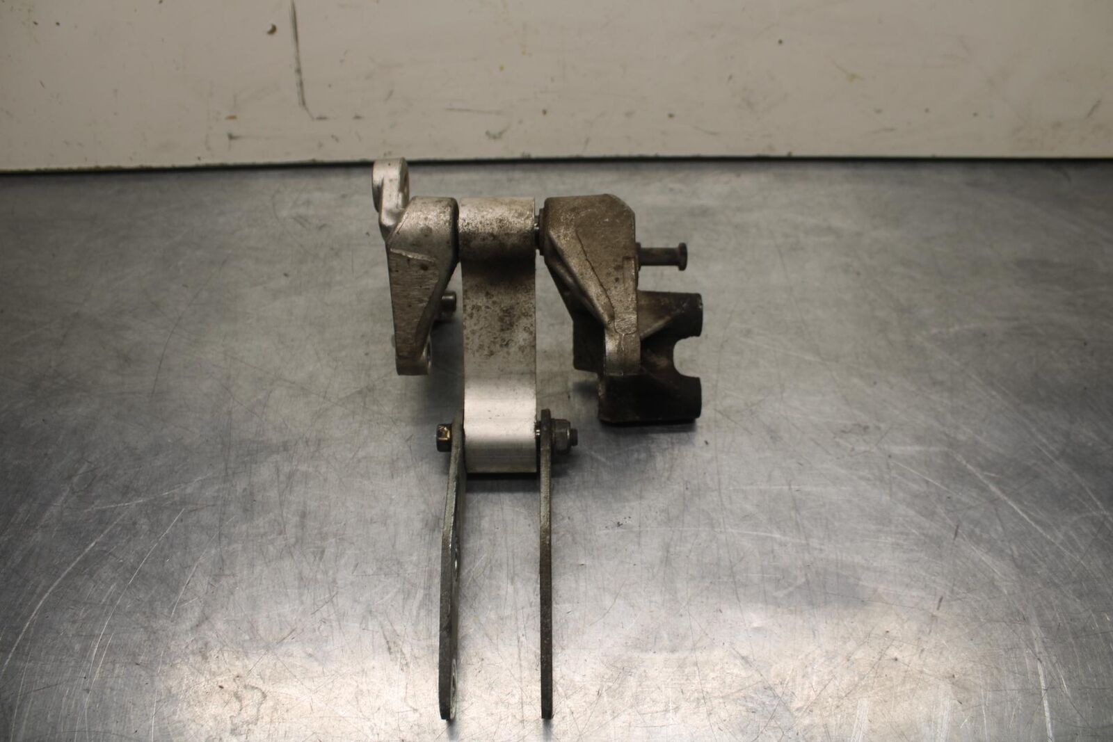 2004 Honda CBR600F4i REAR DOGBONE SHOCK LINKAGE LINK BB606