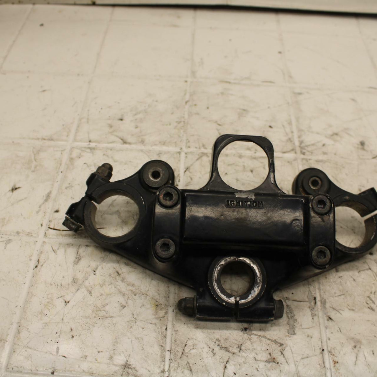 79-81 YAMAHA XS1100S FORKS UPPER TRIPLE TREE CLAMP BB401