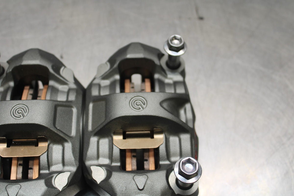 23-24 KAWASAKI NINJA ZX14R NEW!! RIGHT LEFT FRONT BRAKE CALIPER SET PAIR BB764