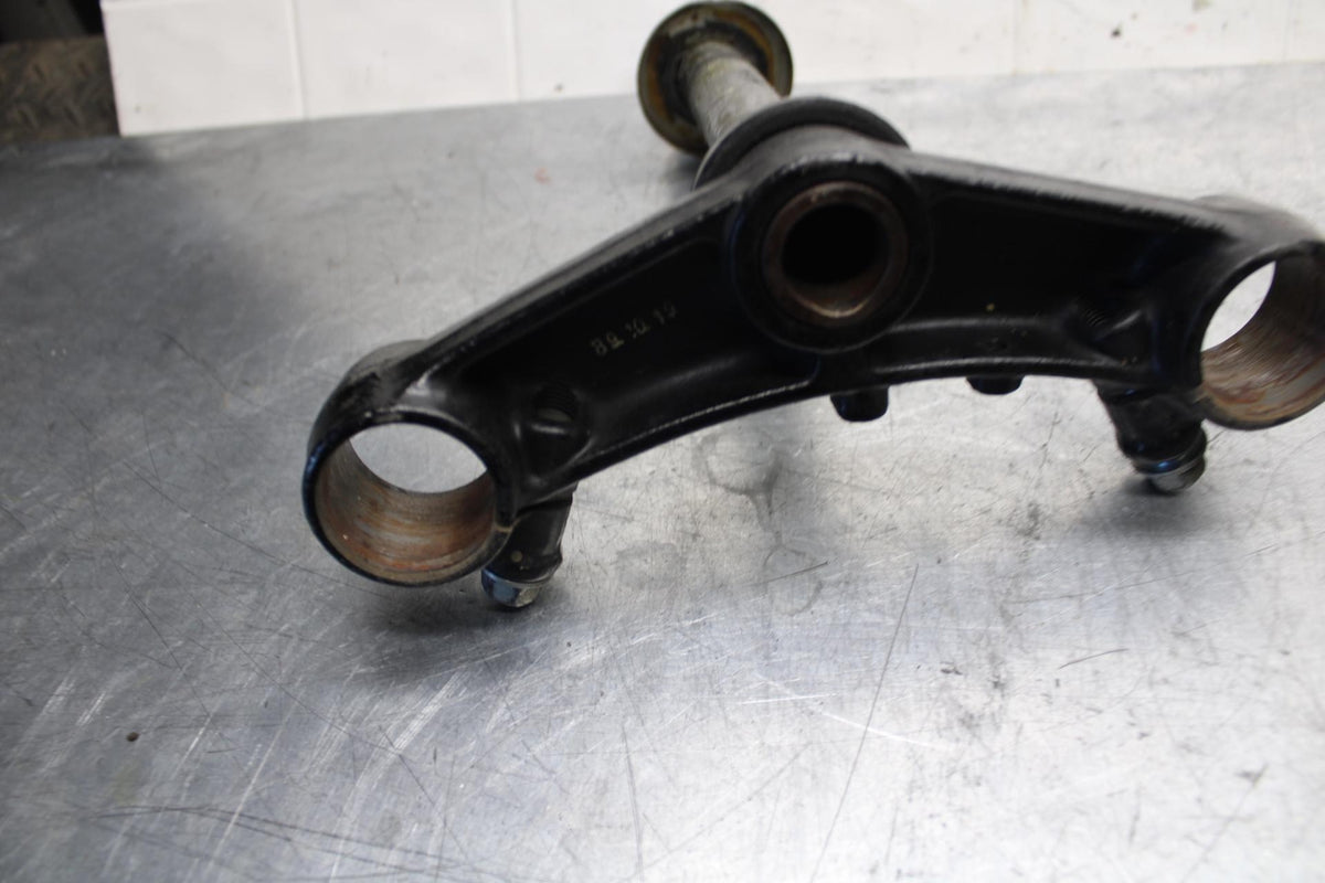 89-90 YAMAHA FZR600 FORKS CLAMP LOWER TRIPLE TREE STEM 1WG-23340-01-00 BB76