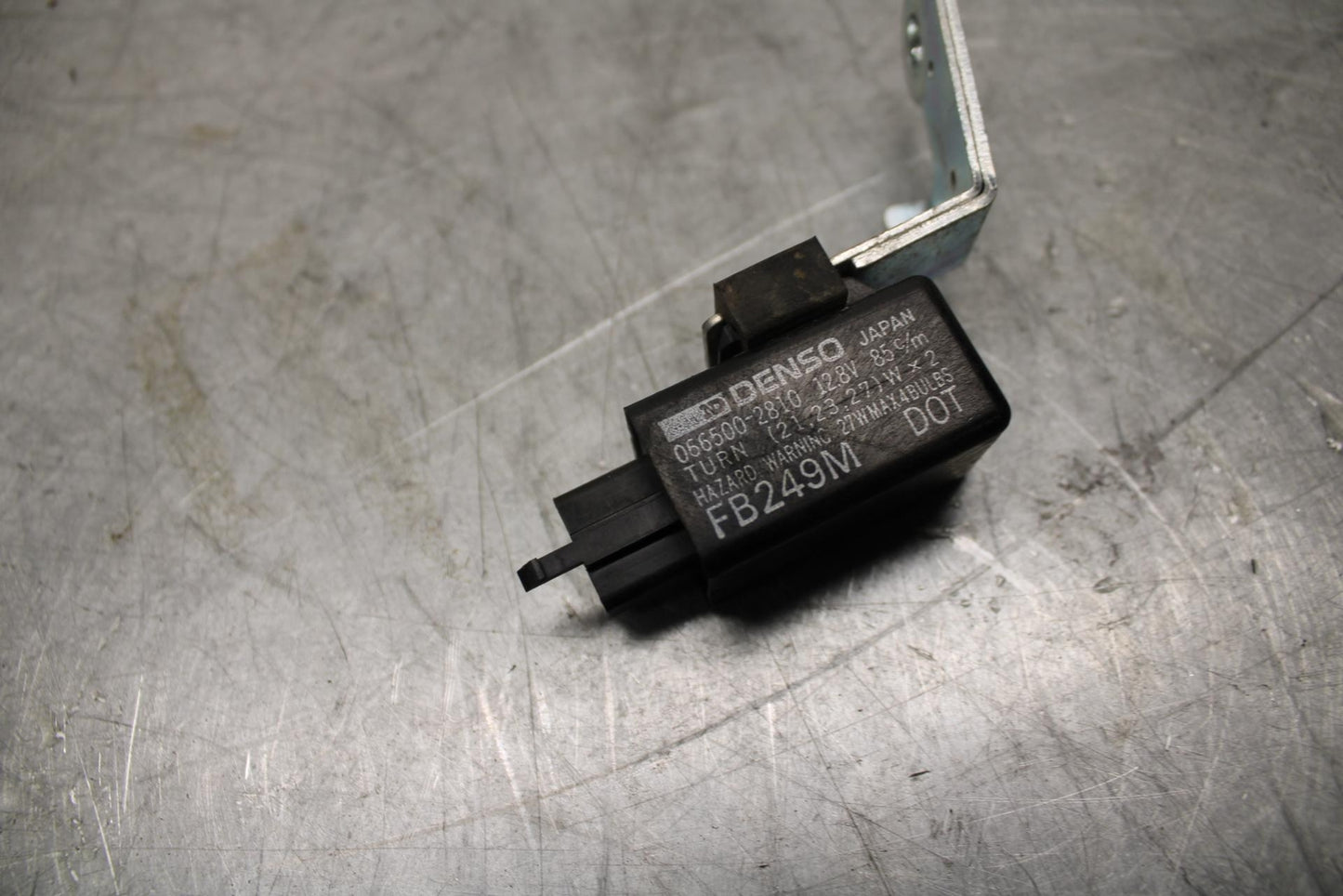 07-08 KAWASAKI CONCOURS 1400 ABS TURN SIGNAL BLINKER RELAY FLASHER SWITCH BB449