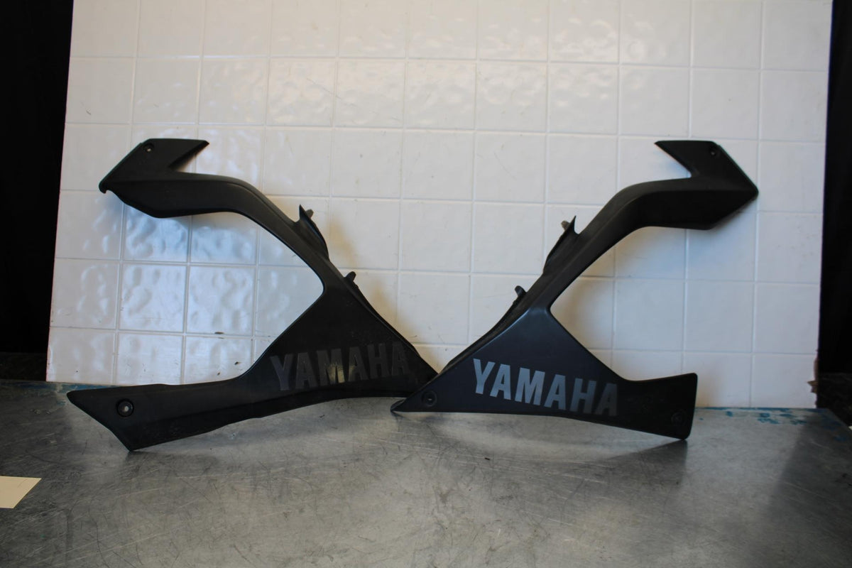17-18 YAMAHA YZF R3 LOWER BOTTOM BELLY FAIRING COWL BB438 