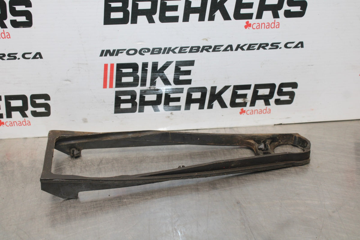 23 YAMAHA YZF R3 SWINGARM CHAIN BUFFER SLIDER GUIDE BB806