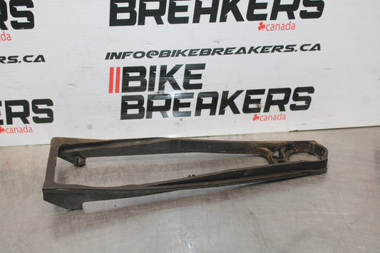 23 YAMAHA YZF R3 SWINGARM CHAIN BUFFER SLIDER GUIDE BB806