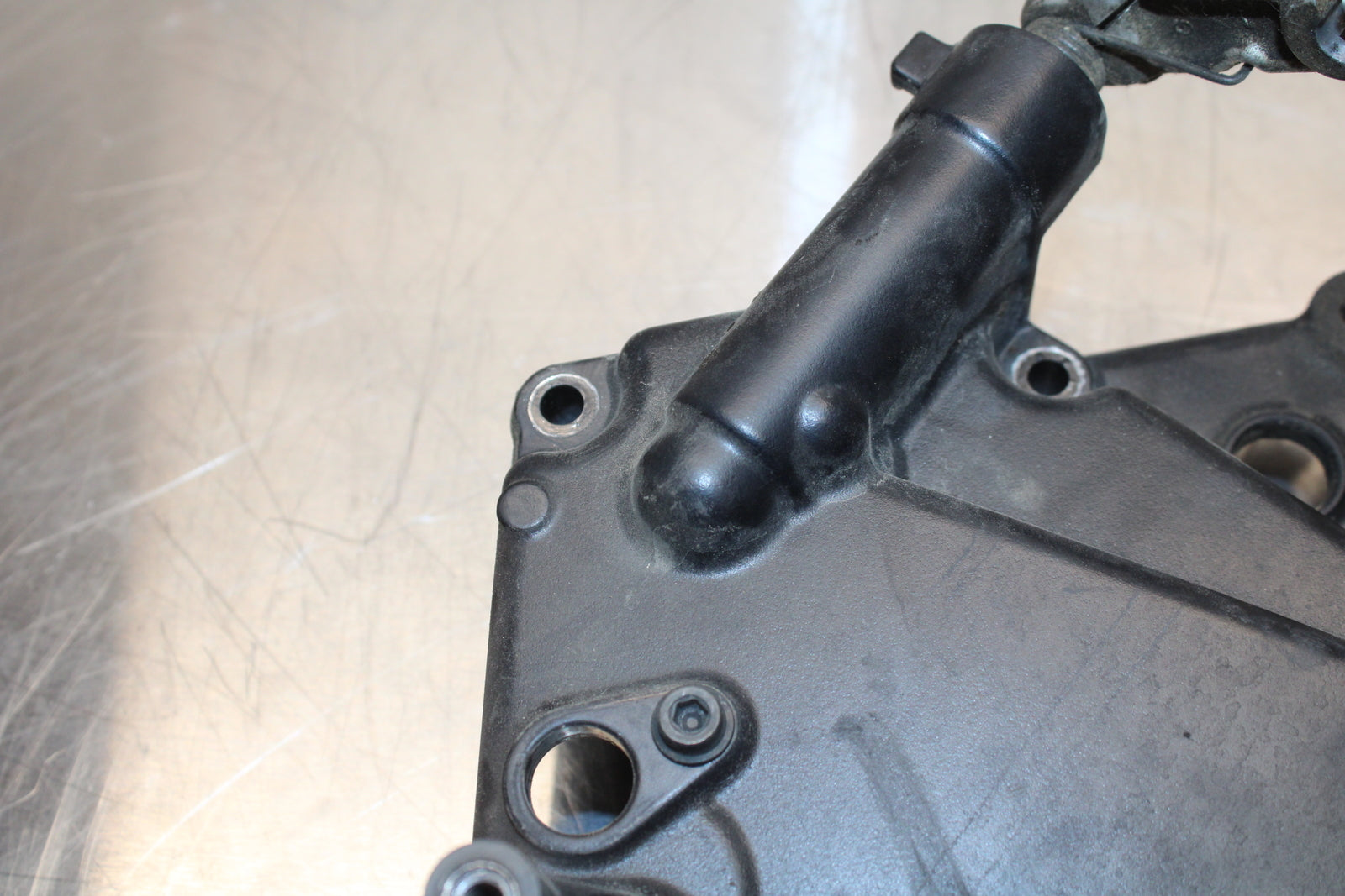 11 SUZUKI GSXR1000 ENGINE SPROCKET COVER BB142