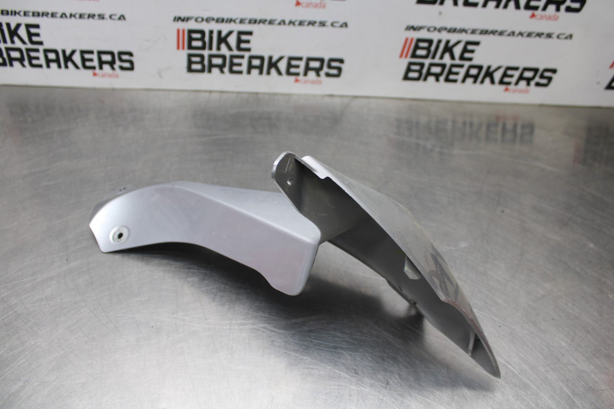 08-10 SUZUKI GSXR 600 LEFT FRONT UPPER MID SIDE FAIRING COWL PLASTIC BB00