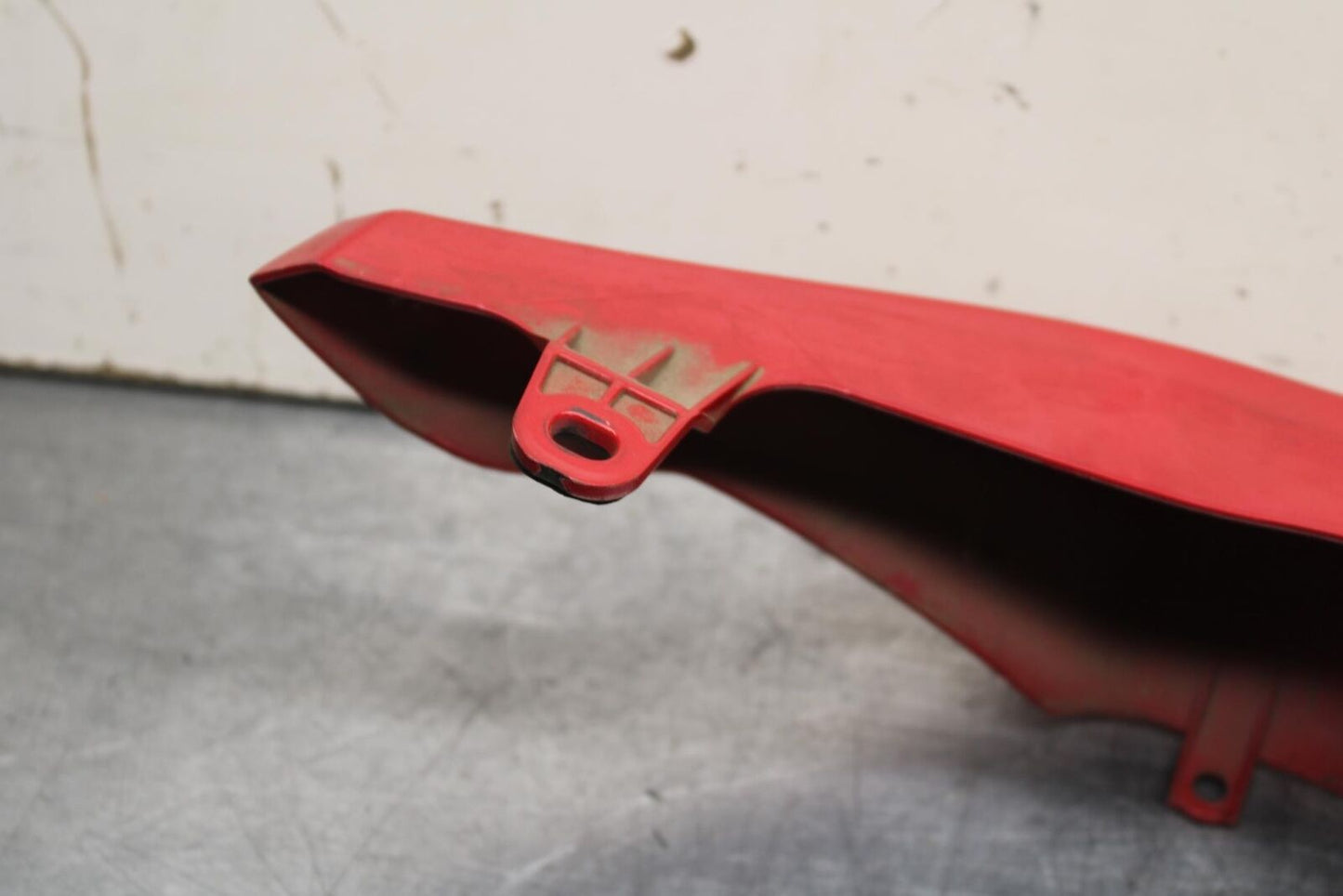 2004 Yamaha YZF R6 REAR BACK TAIL FAIRING COWL SHROUD 5SL-Y2171-80-P4 BB622