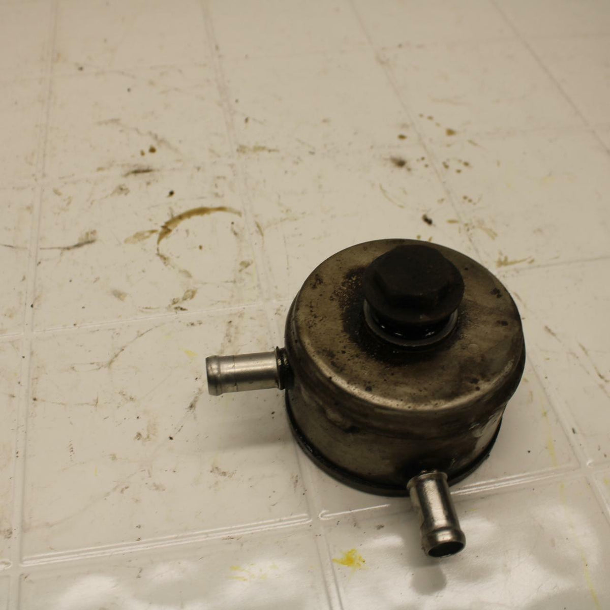 08-16 YAMAHA YZF R6 ENGINE MOTOR OIL COOLER  BB406