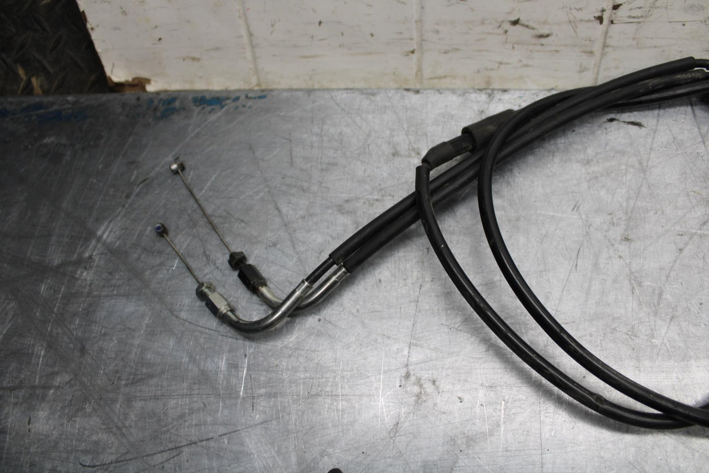 17-19 YAMAHA FZ09 THROTTLE CABLE LINE HOUSING GUIDE BB480