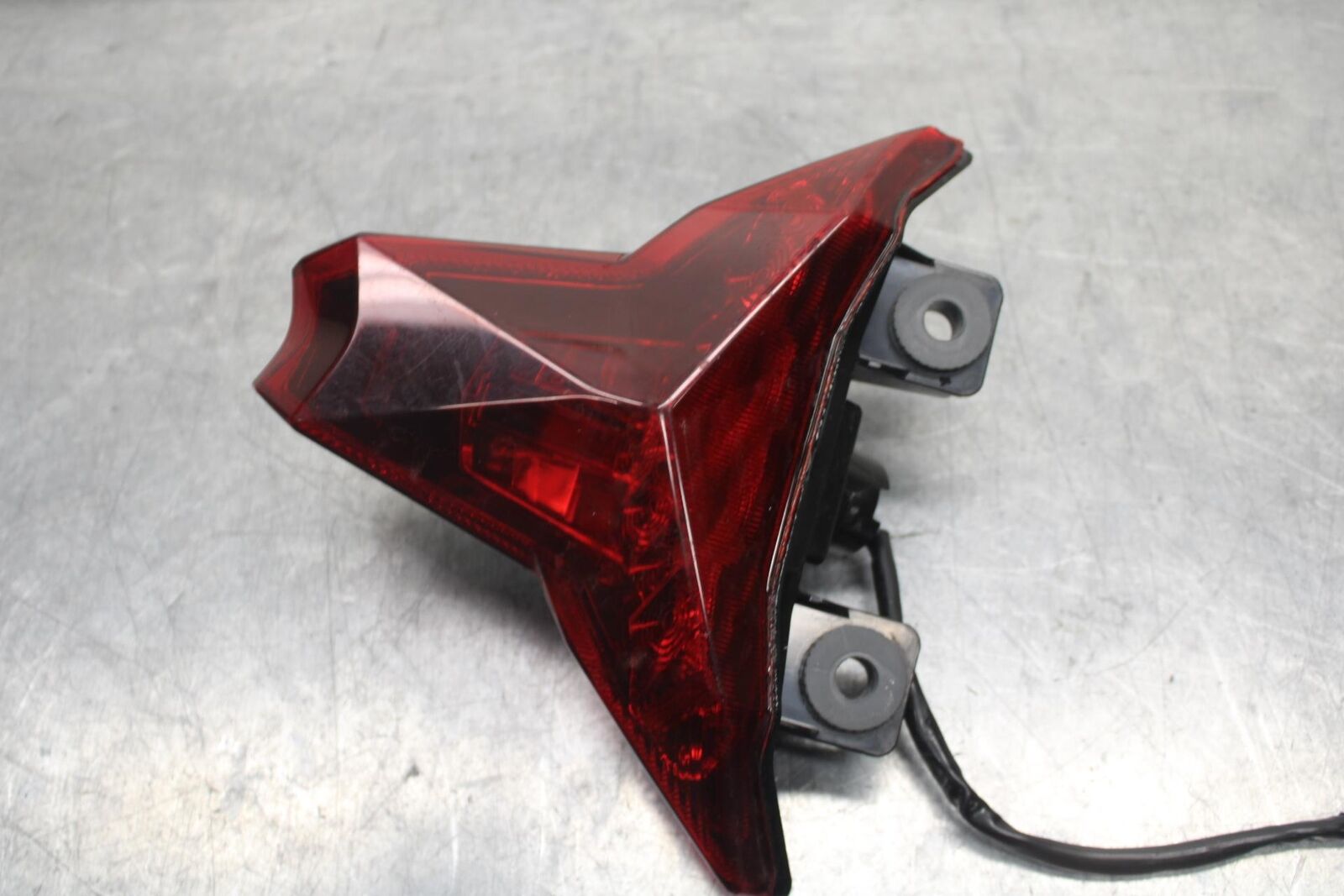23 KAWASAKI NINJA ZX6R 636 REAR TAIL TAILLIGHT BACK BRAKE LIGHT BB609