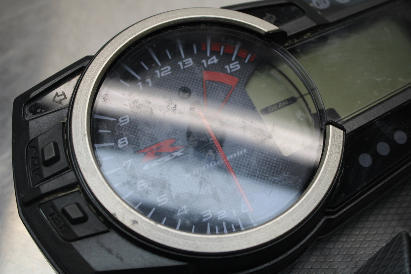 11 SUZUKI GSXR1000 SPEEDO TACH GAUGES CLUSTER SPEEDOMETER TACHOMETER BB142