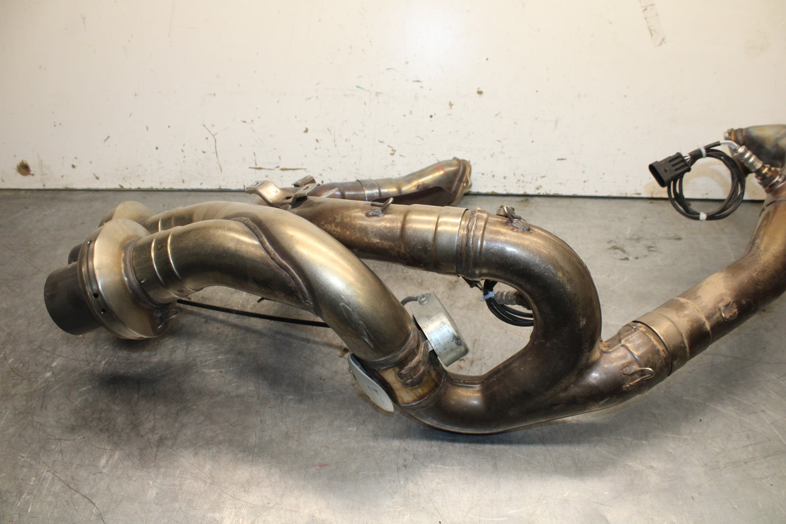 09-11 DUCATI STREETFIGHTER 1098 FULL EXHAUST SYSTEM HEADERS PIPE MUFFLER BB705