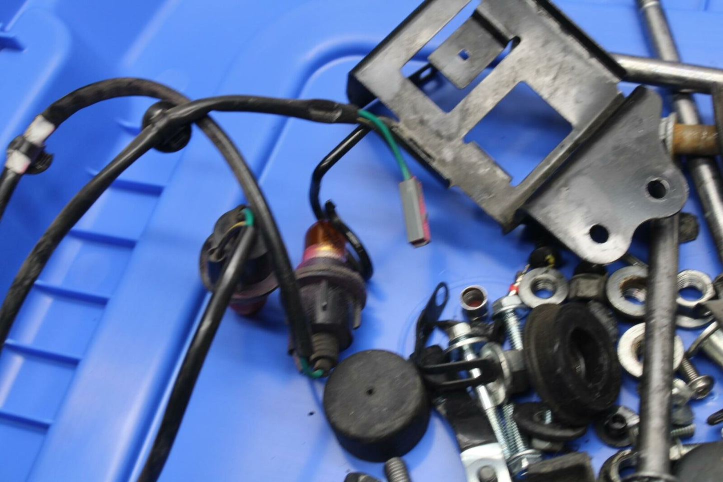 12-13 KAWASAKI EX300 NINJA BOLTS HARDWARE SCREWS BB373