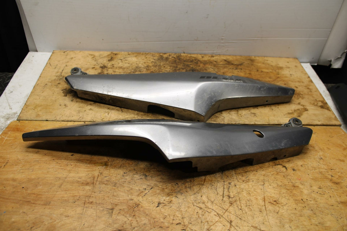 07-11 SUZUKI VSTROM 650 RIGHT LEFT FRONT SIDE SEAT PANELS COWLS FAIRINGS BB340