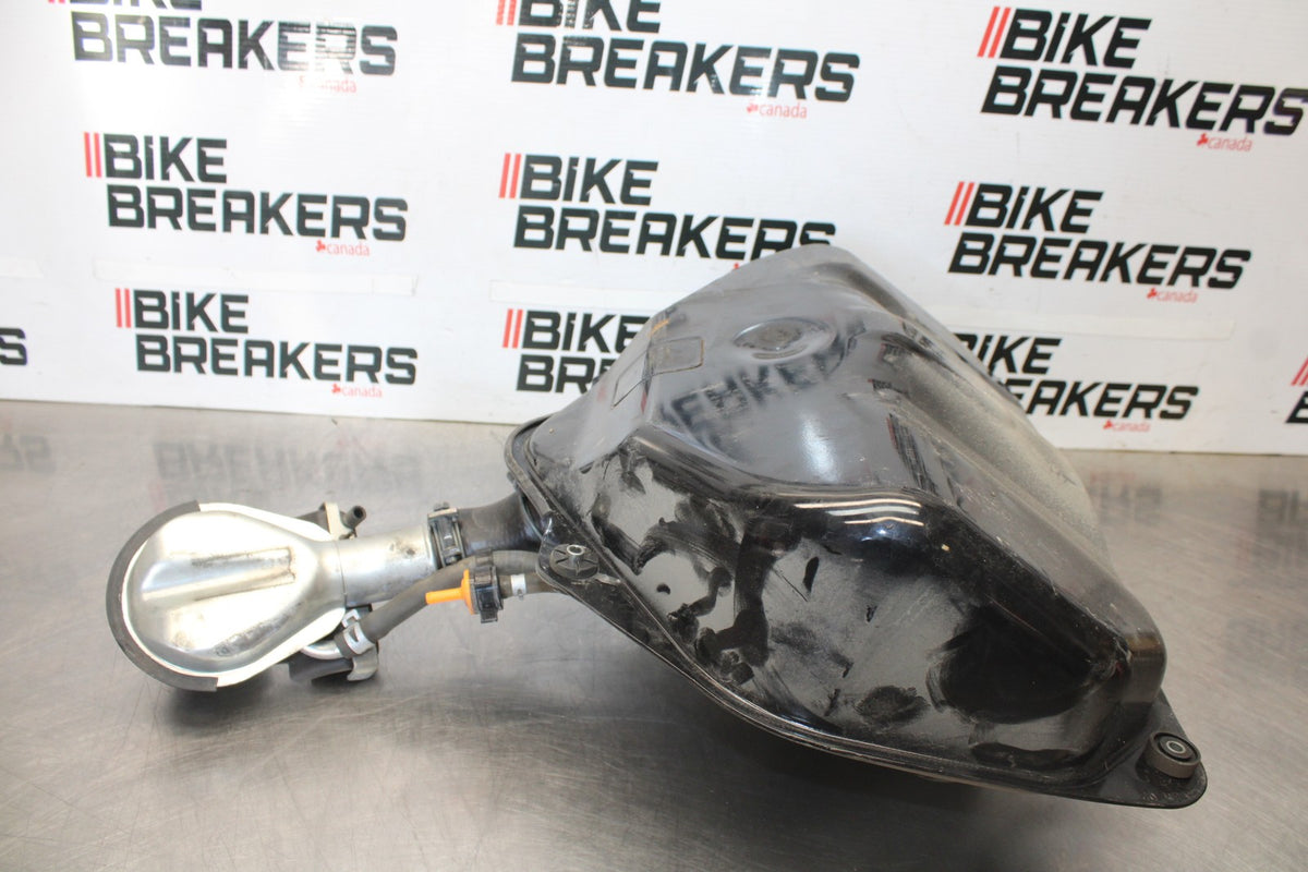 05-09 SUZUKI BOULEVARD C90 GAS TANK FUEL PETROL RESERVOIR BB918