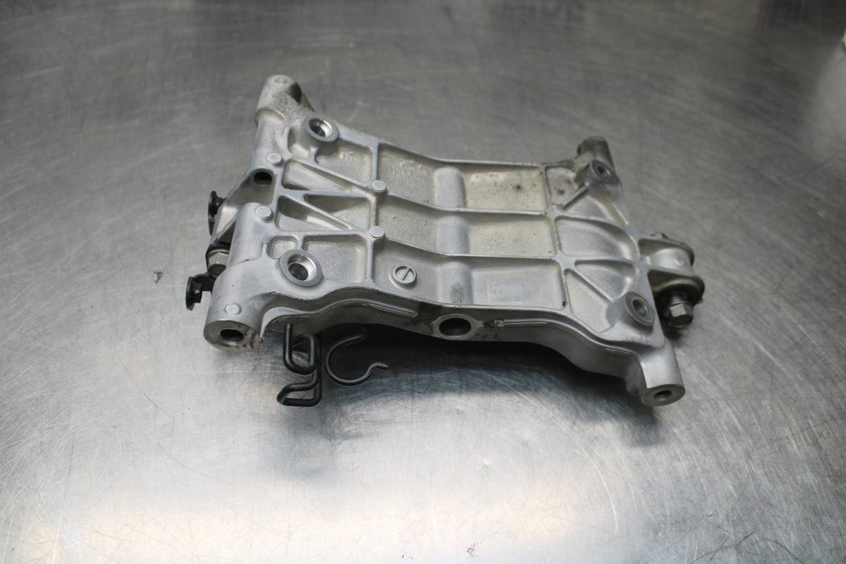 18-26 KAWASAKI Z400 ENGINE MOUNT MOTOR BRACKET BB852
