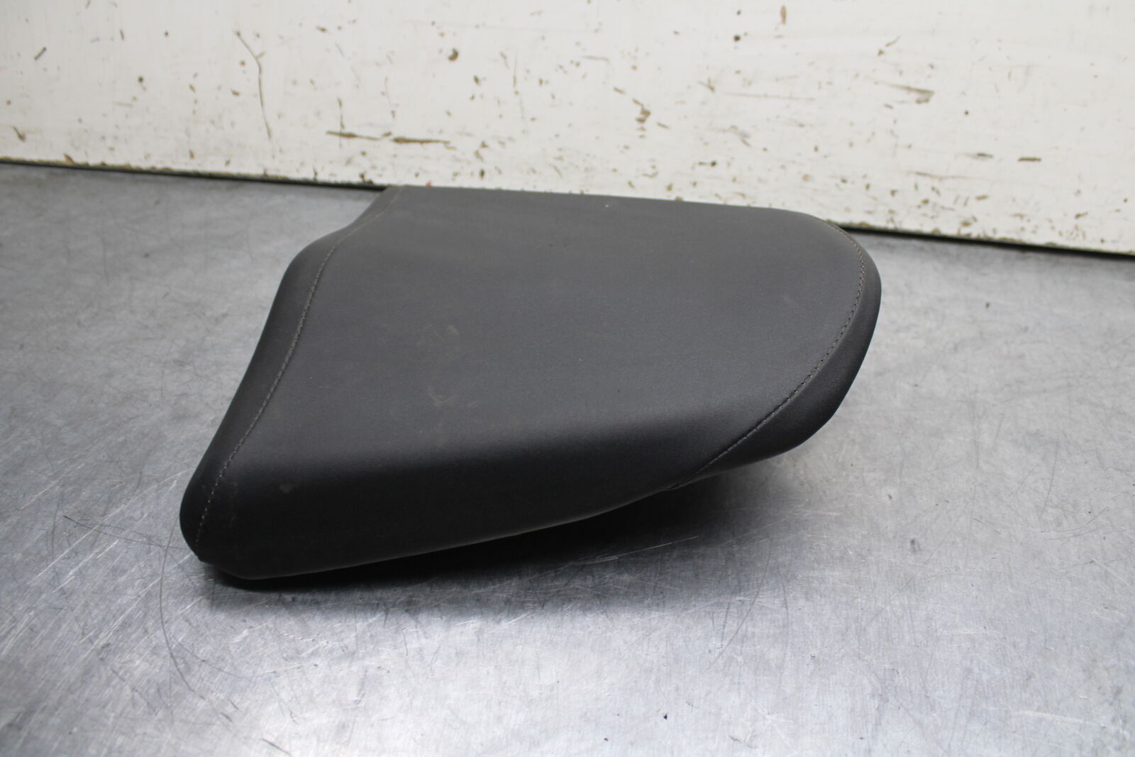 15-16 HONDA CB300F REAR BACK PASSENGER TANDEM SEAT PAD SADDLE PILLION BB740