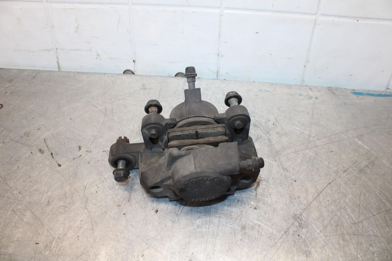91-92 SUZUKI GSXR1100 GSXR 1100M REAR BACK BRAKE CALIPER BB435