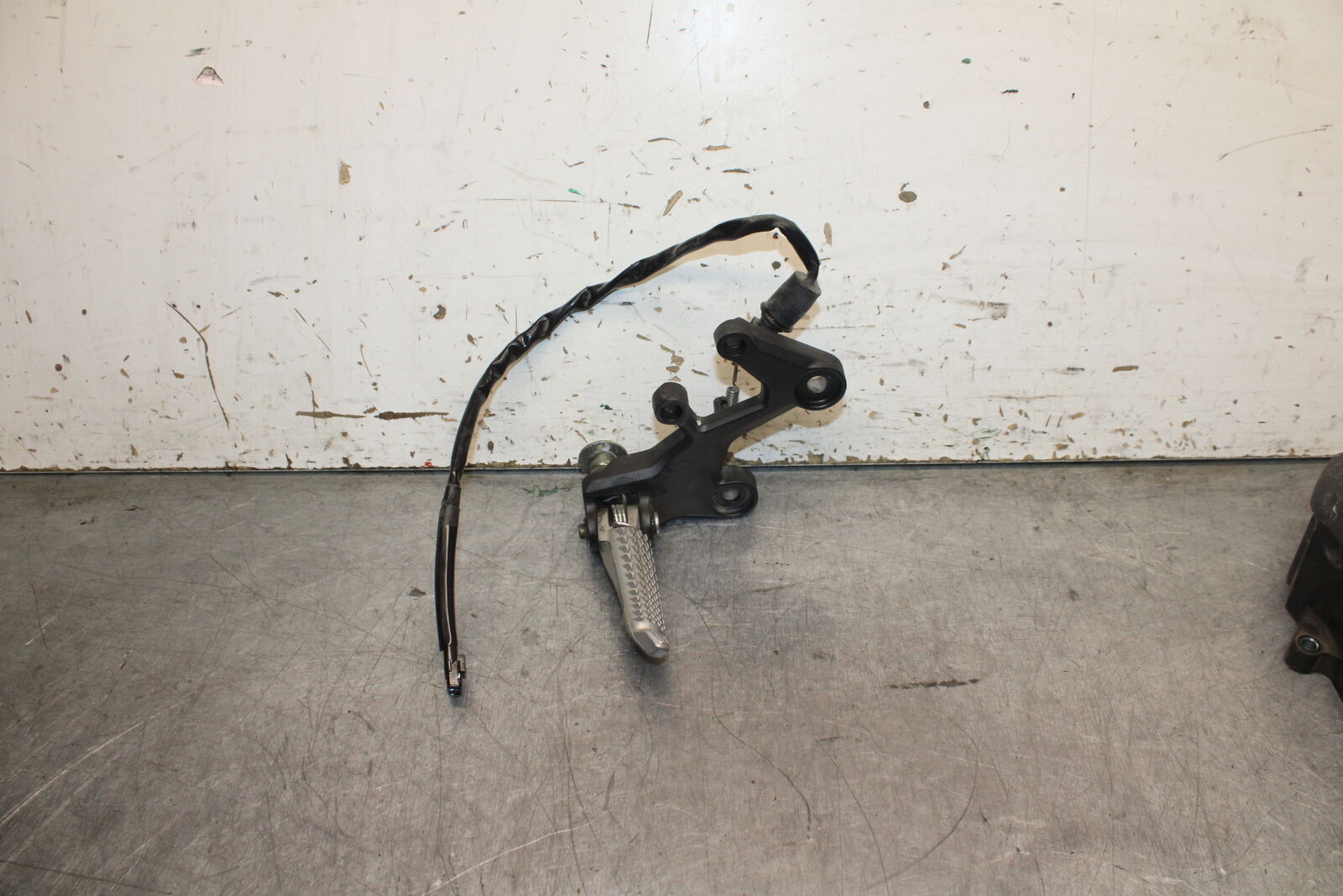 18-23 KAWASAKI NINJA 400 EX400 ABS RIGHT REARSET REAR SET FOOT PEG REST BB747