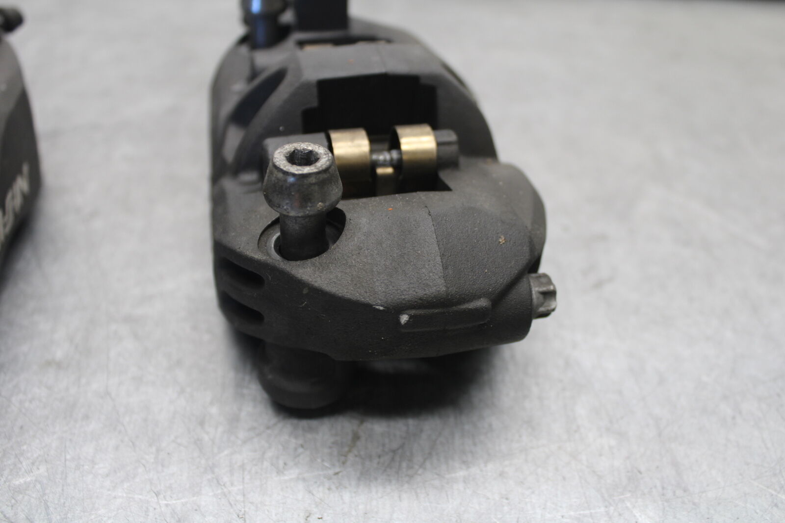 09-12 KAWASAKI NINJA ZX6R RIGHT LEFT FRONT BRAKE CALIPER SET PAIR CALIPERS BB698