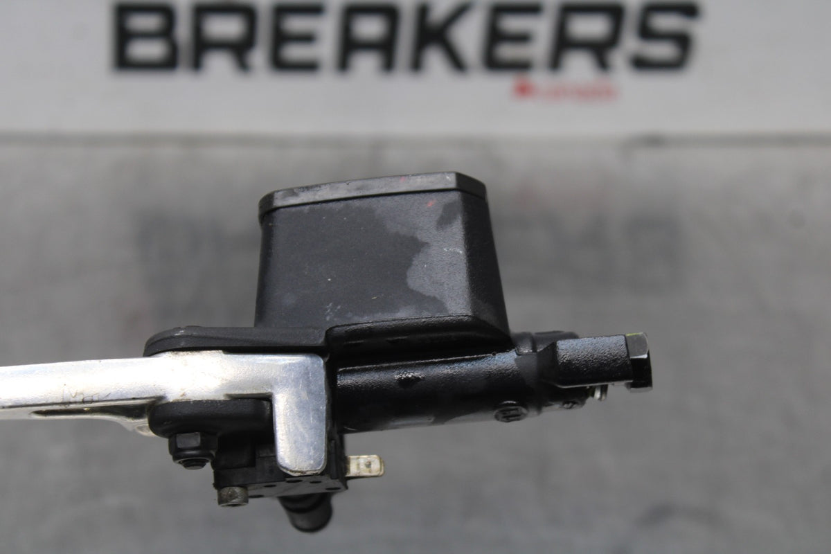 19 MOTO GUZZI V7 III FRONT BRAKE MASTER CYLINDER w/ LEVER BB831