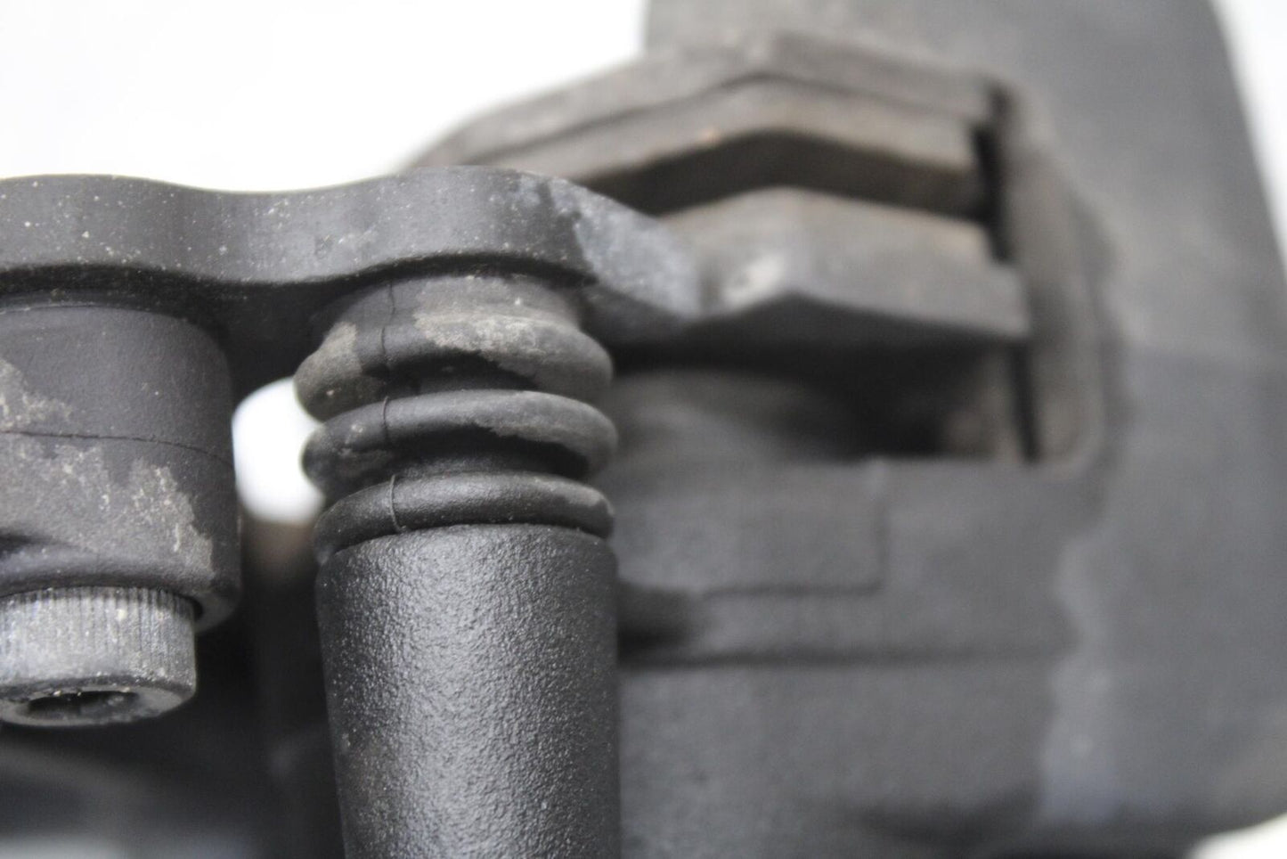 09-12 KAWASAKI NINJA ZX6R REAR BACK BRAKE CALIPER W MOUNT BRACKET  BB640