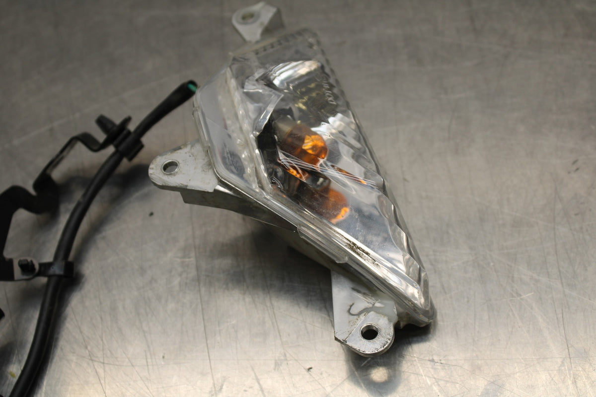 19-23 KAWASAKI NINJA ZX6R LEFT FRONT TURN SIGNAL LIGHT INDICATOR BB188