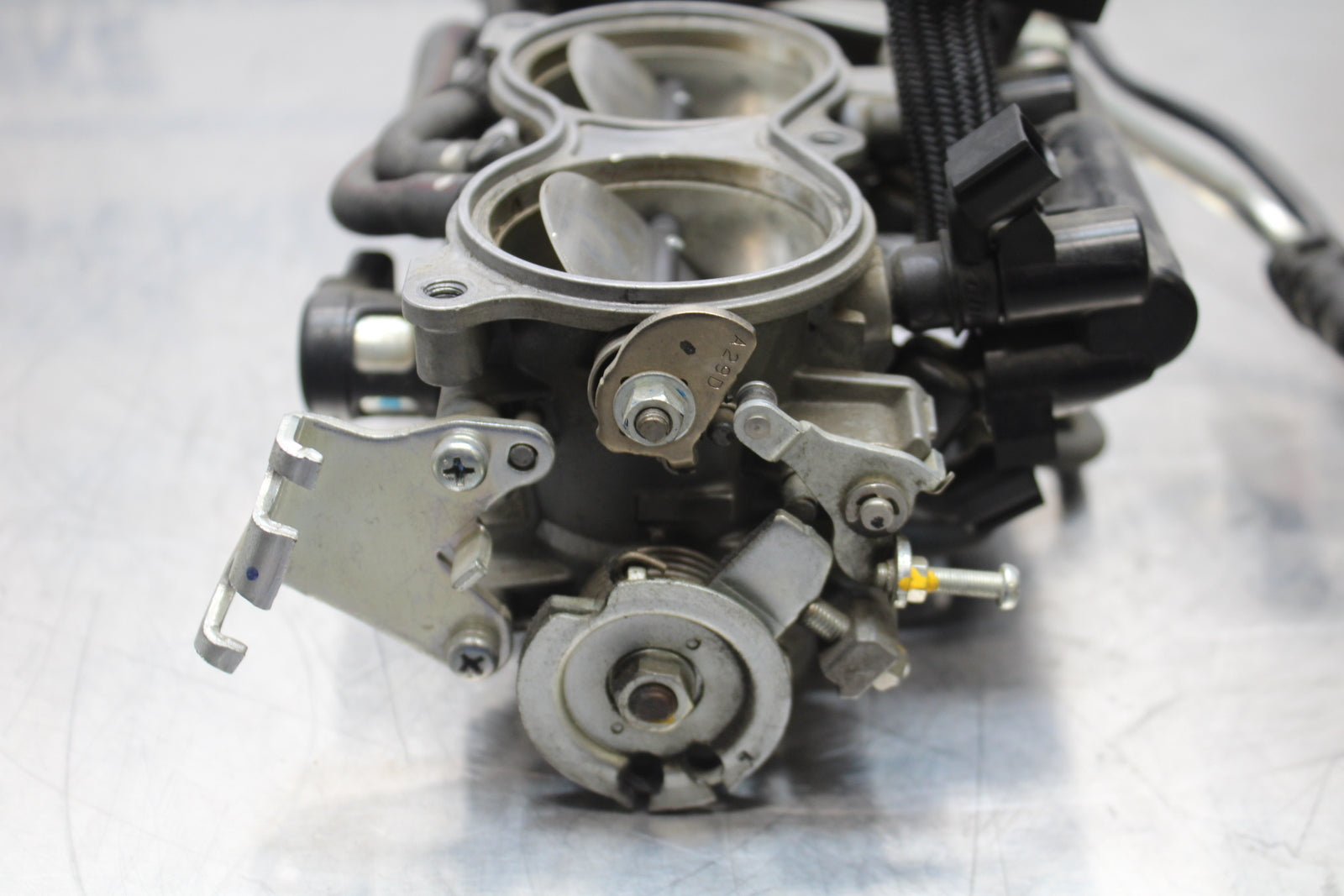11 SUZUKI GSXR1000 MAIN FUEL INJECTORS / THROTTLE BODIES BB142