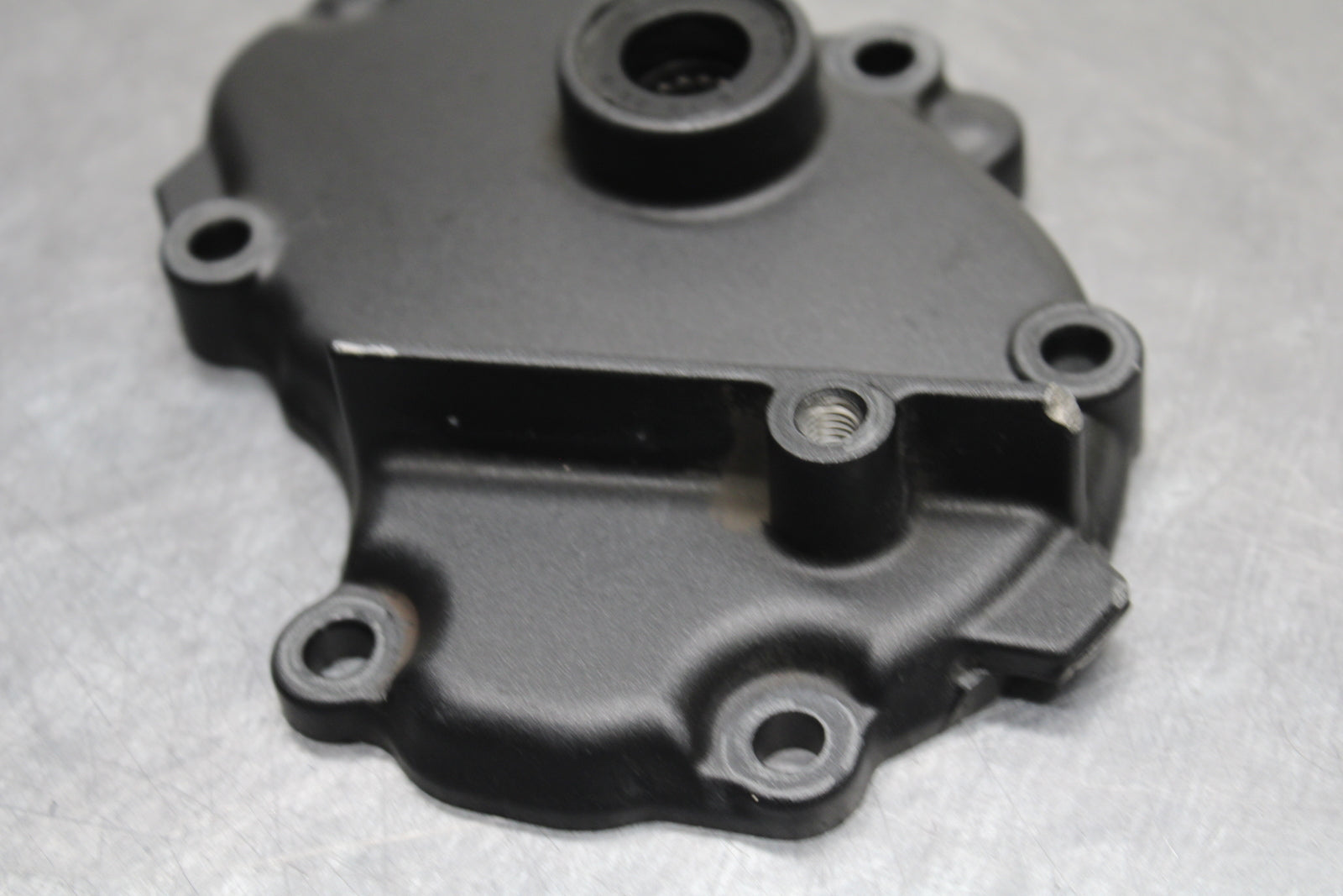 03-05 YAMAHA YZF R6  ENGINE MOTOR TIMING CHAIN COVER BB132