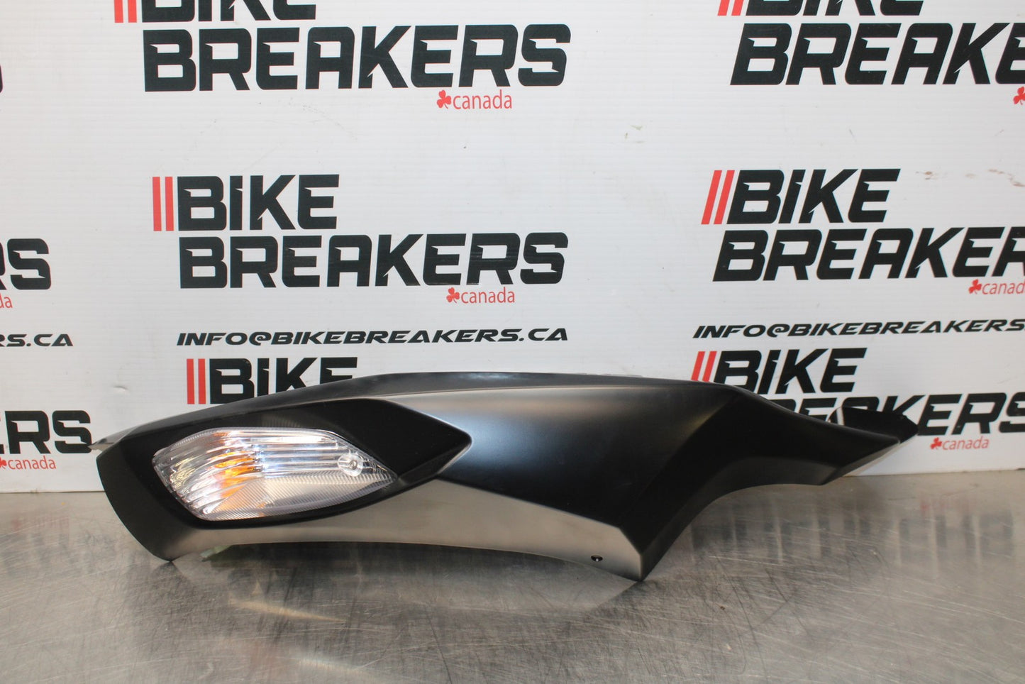 23-24 KAWASAKI NINJA ZX14R NEW!! RIGHT REAR BACK TAIL FAIRING COWL & LIGHT BB764