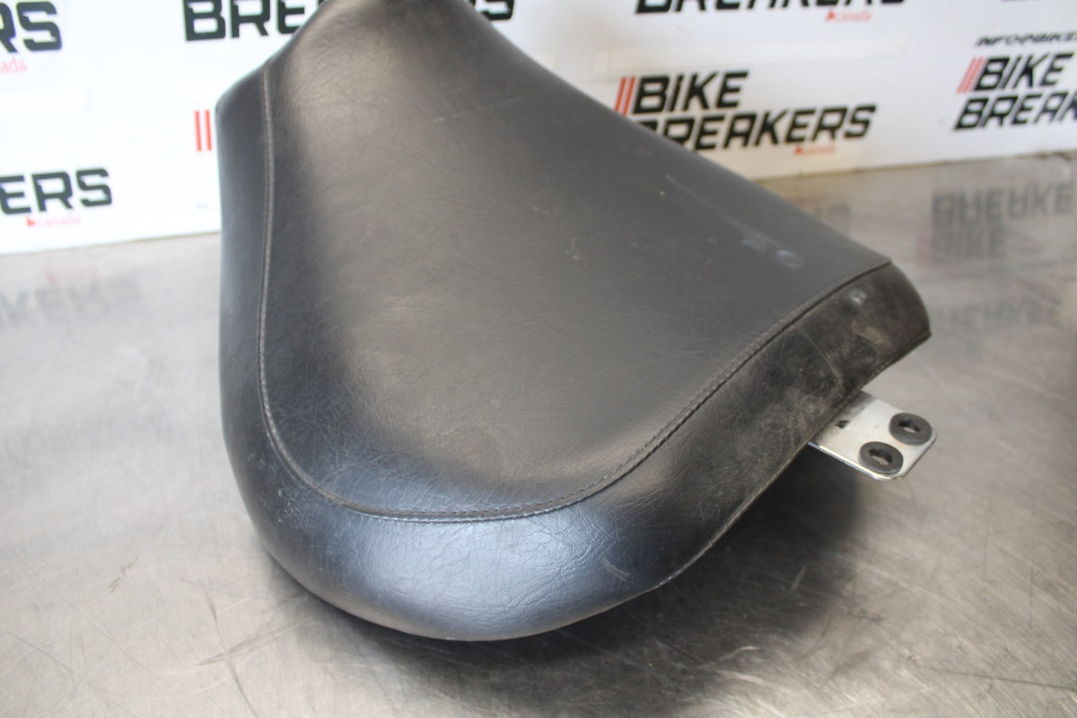 07 SUZUKI BOULEVARD M50 FRONT DRIVERS SEAT BB897